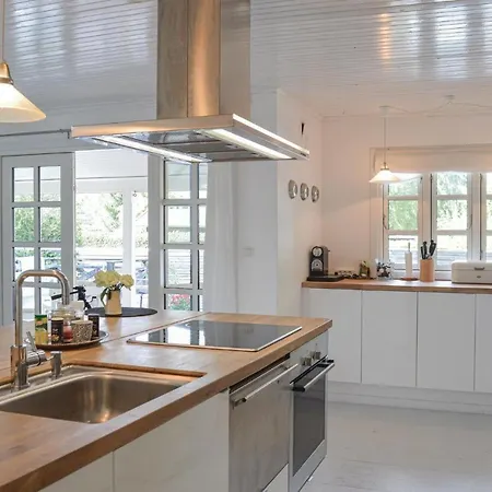 Amazing In W/ 3 Bedrooms