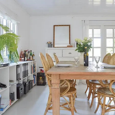 Amazing In W/ 3 Bedrooms * Dronningmolle