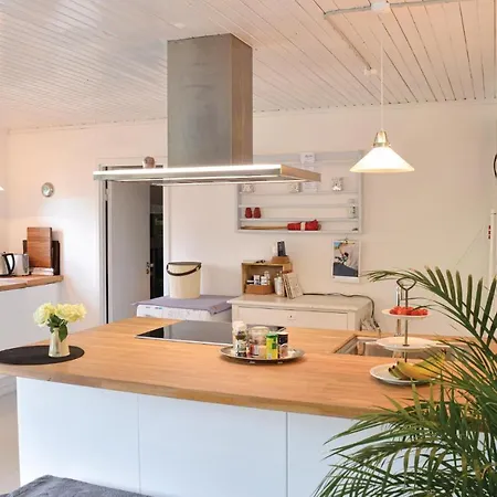 Holiday home Amazing In W/ 3 Bedrooms *